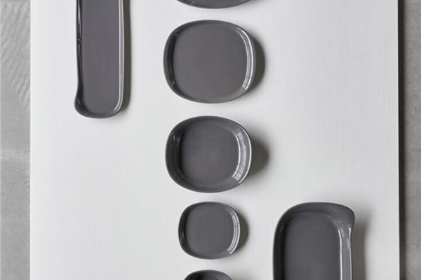 Vassoio porcellana grigio scuro Smaltato serie Naoto 2