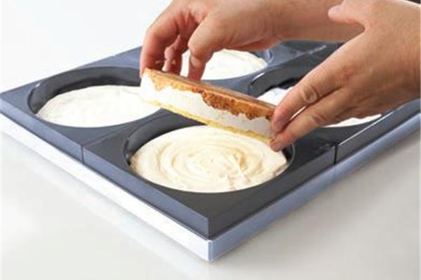 Pavocake - Sistema composto da 6 tortiere singole in Silicone 2