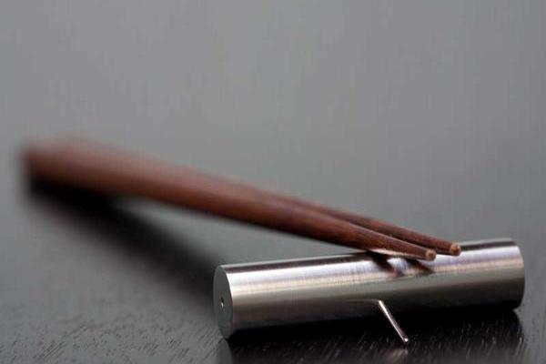 Bud Vase / Chopstick Rest 1