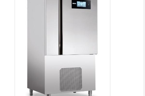 Abbattitori di temperatura in acciaio inox AISI 304, su piedi o ruote, con unità condensatrice 4
