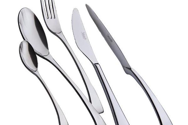 Set posate in Acciaio Inox 18-10. Made in Italy. Finitura lucida. Spessore 3,5 mm. 1