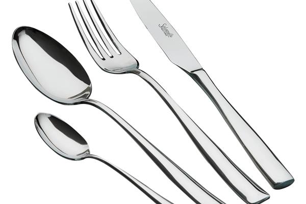 Set posate in Acciaio Inox 18-10. Made in Italy. Finitura lucida. Spessore 2,5 mm. 1
