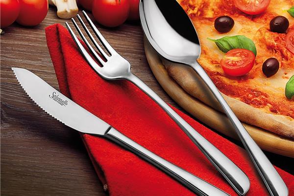 Set posate in Acciaio Inox 18-10. Made in Italy. Finitura lucida. Spessore 2,5 mm 2