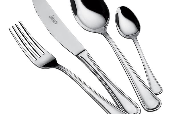 Set posate in Acciaio Inox 18-10. Made in Italy. Finitura lucida. Spessore 2,5 mm. 1