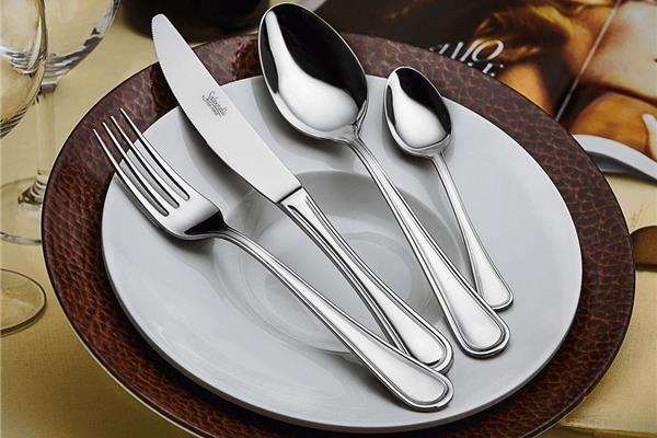 Set posate in Acciaio Inox 18-10. Made in Italy. Finitura lucida. Spessore 2,5 mm. 2