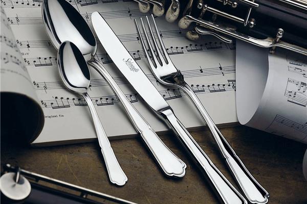 Set posate in Acciaio Inox 18-10. Made in Italy. Finitura lucida. Spessore 2,5 mm. 2
