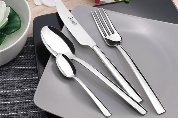 Set posate in Acciaio Inox 18-10. Made in Italy. Finitura lucida. Spessore 2,2 mm. 2