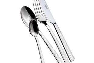 Set posate in Acciaio Inox 18-10. Made in Italy. Finitura lucida. Spessore 2,2 mm.