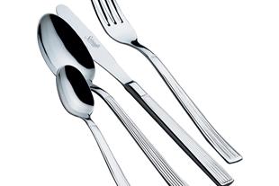Set posate in Acciaio Inox 18-10. Made in Italy. Finitura lucida. Spessore 2,2 mm.