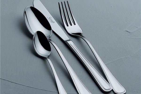 Set posate in Acciaio Inox 18-10. Made in Italy. Finitura lucida. Spessore 2 mm 2