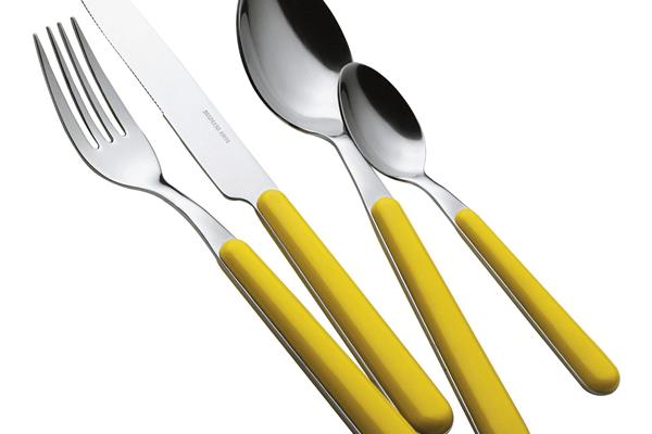 Set posate in Acciaio Inox 18-C NICKEL FREE. con manico in ABS. Finitura lucida. Spessore 2 mm. 2