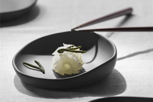 Piatto side porcellana nero Opaco serie Yayoi Beltz 2