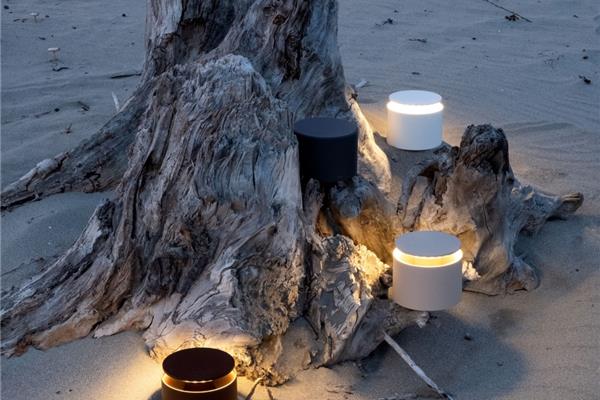 Lampada da tavolo a batteria serie Push Up 1