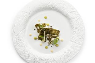 PIATTO IN PORCELLANA BRILLANTE E OPACA CM 20