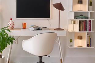 LAMPADA DA TAVOLO A LED RICARICABILE