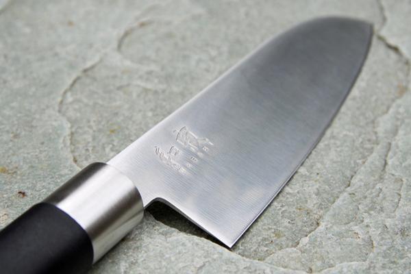 COLTELLO KAI SHUN DAMASCUS POMODORO CM. 15 3