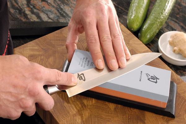COLTELLO KAI WASABI BLACK PANE MM. 225 4